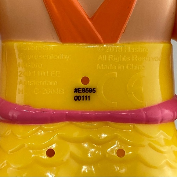 Hasbro Baby Alive Baby Shark Doll Brown Hair Green Eyes  (Doll only) - Picture 15 of 17